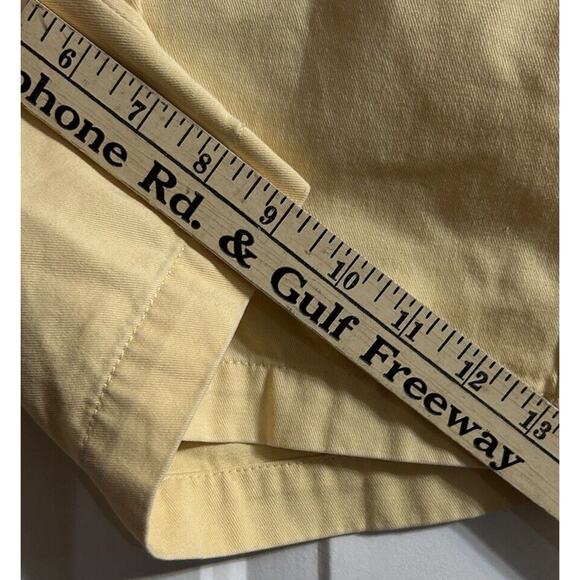 Vineyard Vines Men's Flat Front Shorts - Light Yellow - Picture 5 of 10